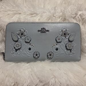 **RARE** Coach 1941 Tea Rose Appliqué Accordion Zip Wallet